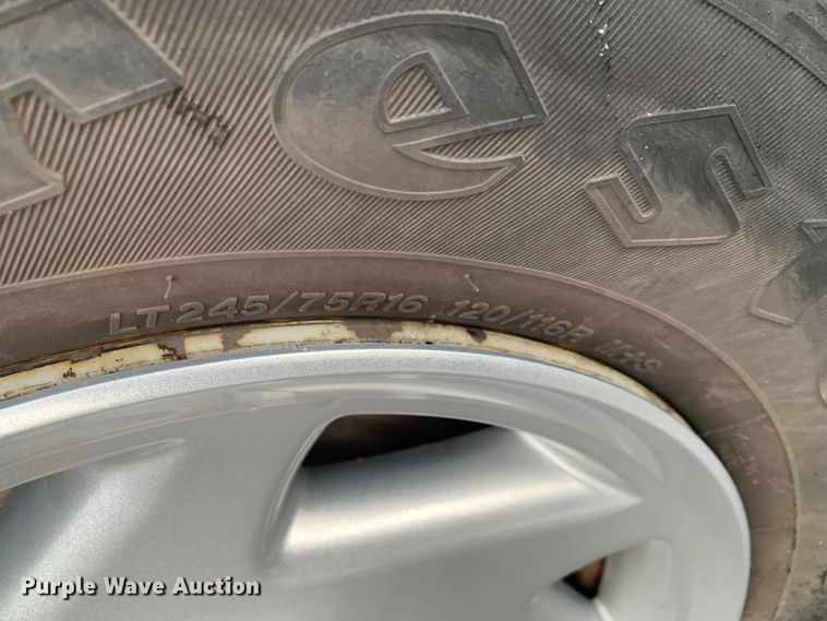 image for item DP8621 2011 Ford E350 Super Duty  van