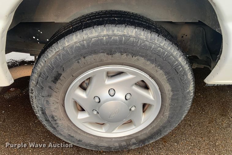 image for item DP8621 2011 Ford E350 Super Duty  van