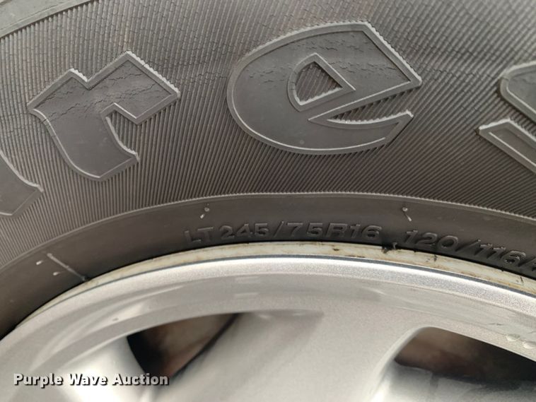 image for item DP8621 2011 Ford E350 Super Duty  van