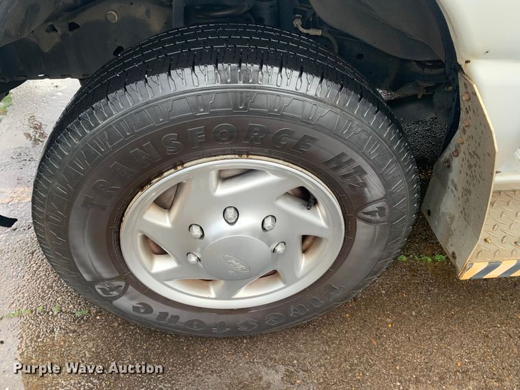 image for item DP8621 2011 Ford E350 Super Duty  van