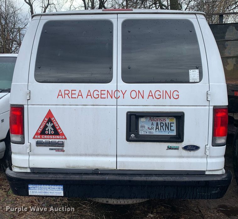 image for item DP8622 2013 Ford E350 Super Duty XL  van