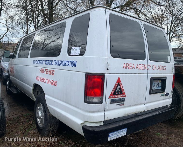 image for item DP8622 2013 Ford E350 Super Duty XL  van
