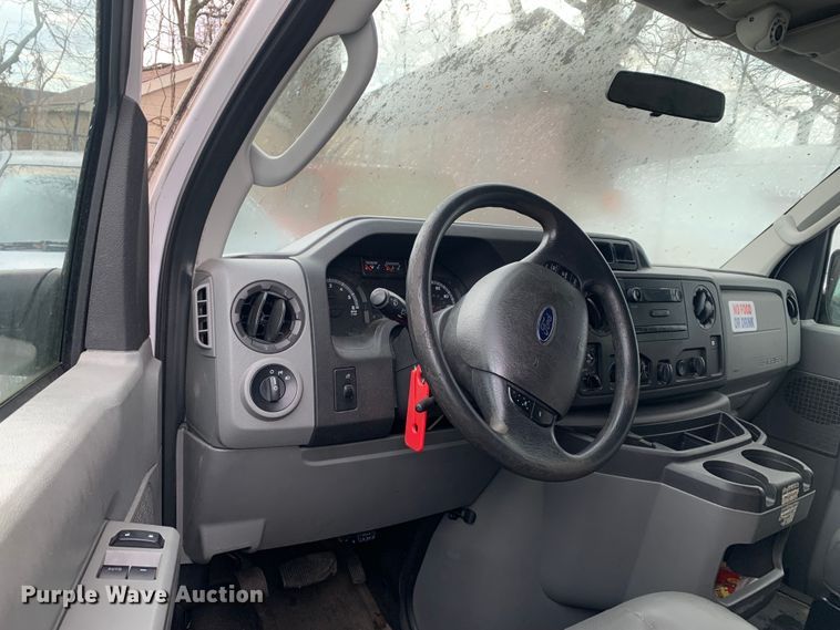 image for item DP8622 2013 Ford E350 Super Duty XL  van