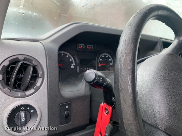 image for item DP8622 2013 Ford E350 Super Duty XL  van