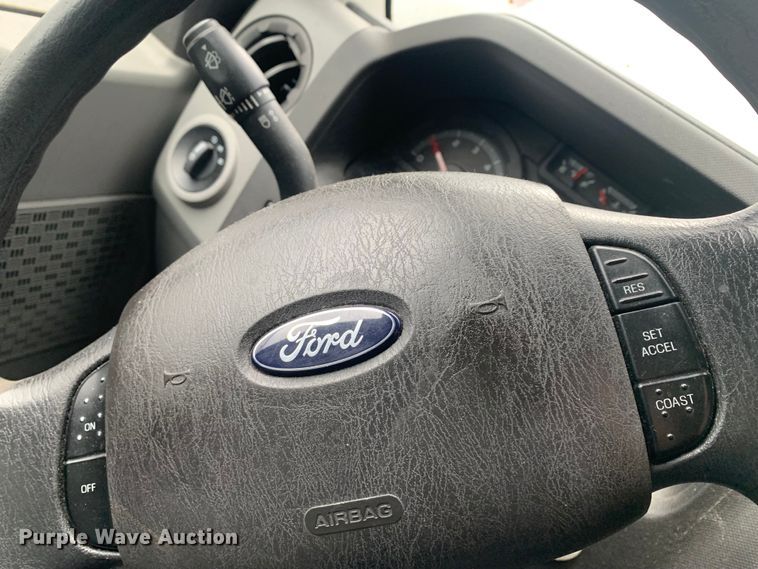 image for item DP8622 2013 Ford E350 Super Duty XL  van