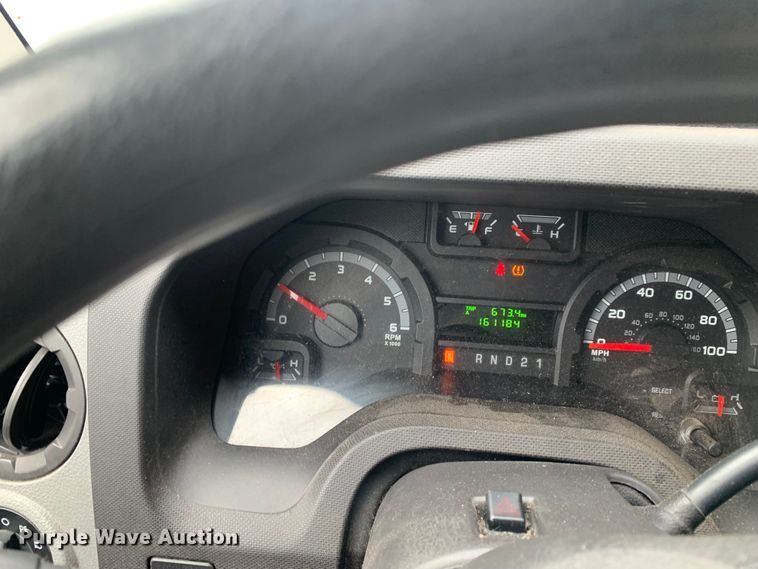 image for item DP8622 2013 Ford E350 Super Duty XL  van