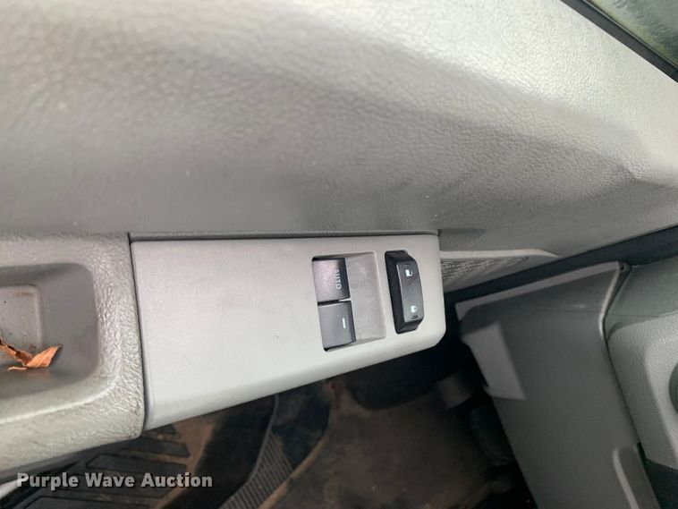 image for item DP8622 2013 Ford E350 Super Duty XL  van