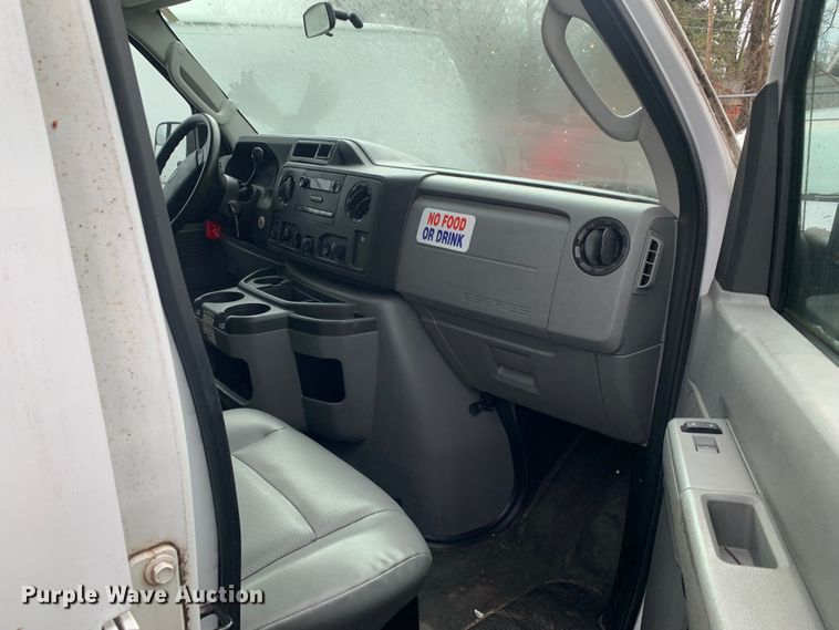 image for item DP8622 2013 Ford E350 Super Duty XL  van