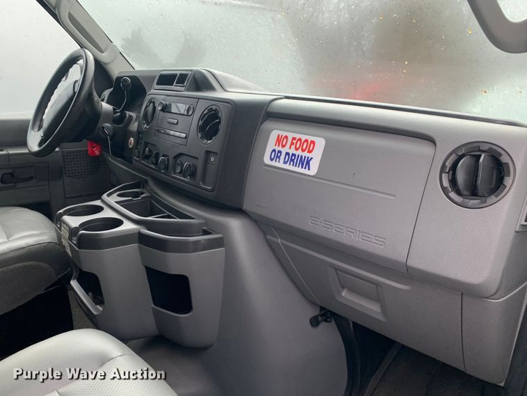 image for item DP8622 2013 Ford E350 Super Duty XL  van