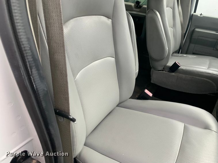 image for item DP8622 2013 Ford E350 Super Duty XL  van