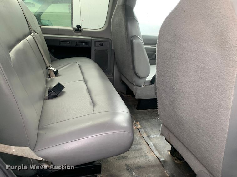 image for item DP8622 2013 Ford E350 Super Duty XL  van