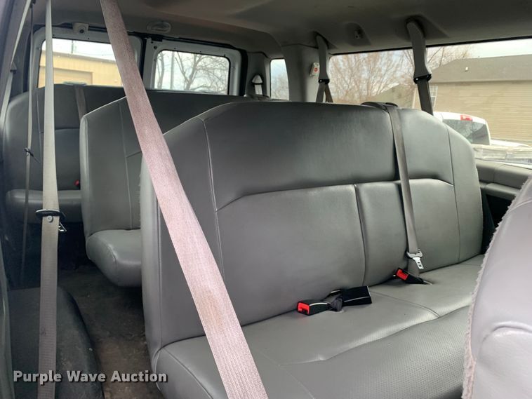 image for item DP8622 2013 Ford E350 Super Duty XL  van