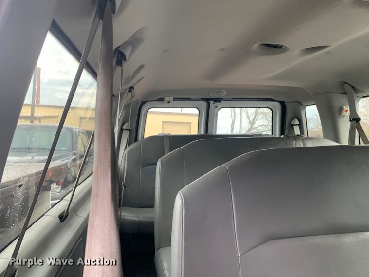 image for item DP8622 2013 Ford E350 Super Duty XL  van