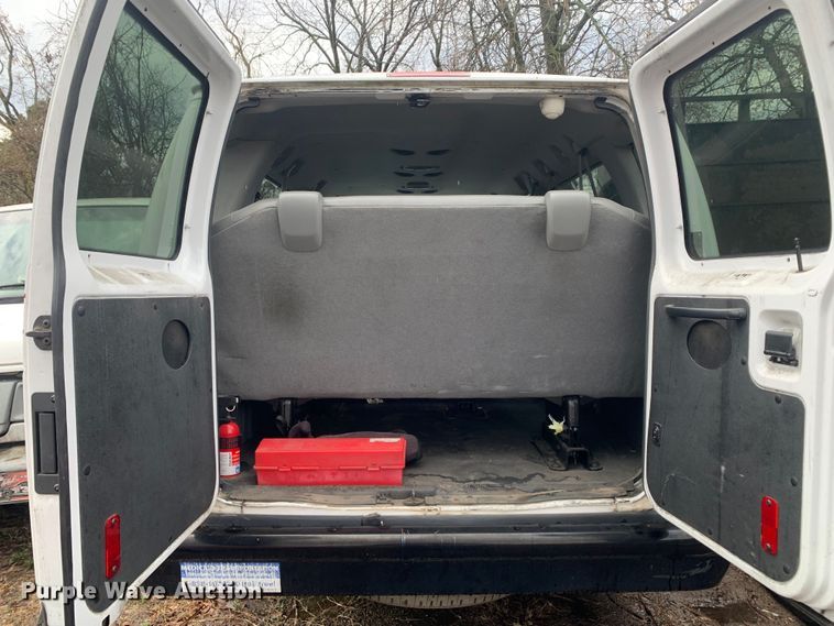 image for item DP8622 2013 Ford E350 Super Duty XL  van