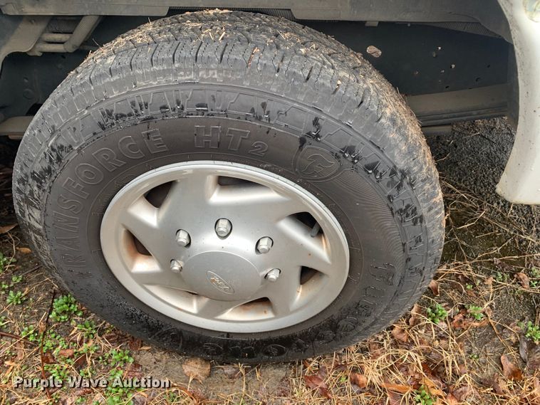 image for item DP8622 2013 Ford E350 Super Duty XL  van