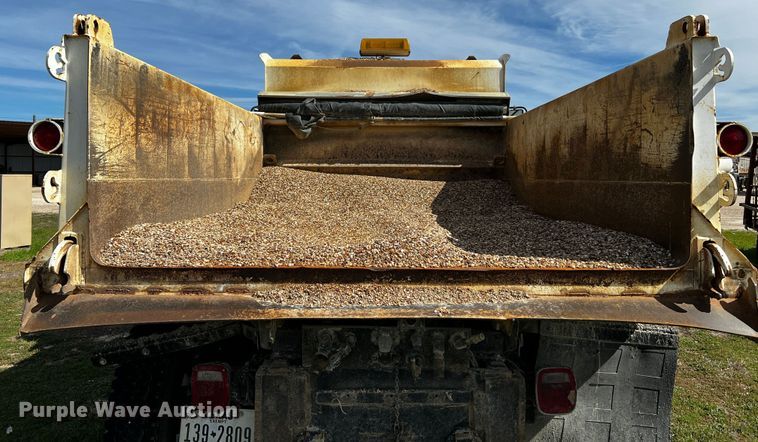 image for item DQ1976 1997 GMC C7500  dump truck