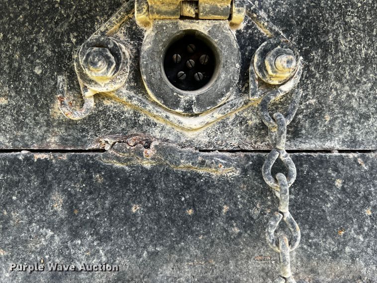 image for item DQ1976 1997 GMC C7500  dump truck