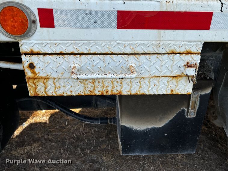 image for item DQ1976 1997 GMC C7500  dump truck