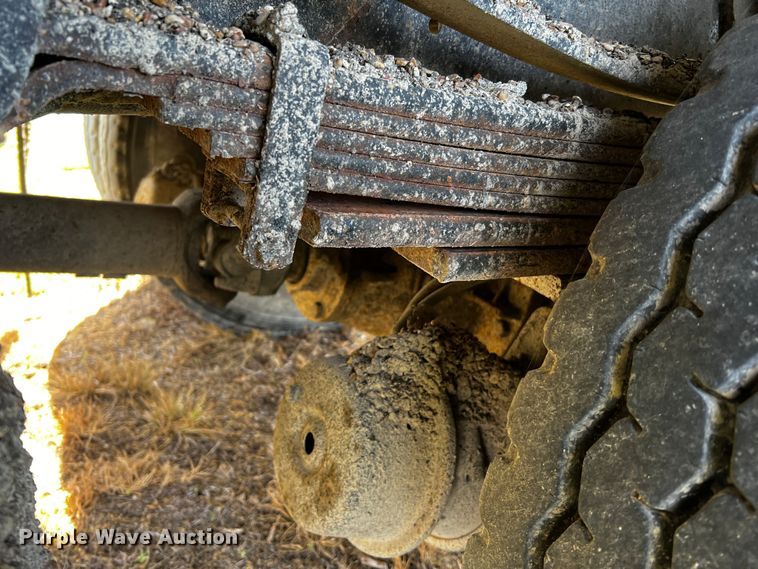 image for item DQ1976 1997 GMC C7500  dump truck