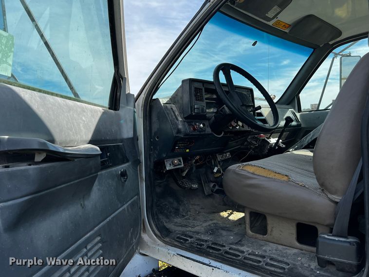 image for item DQ1976 1997 GMC C7500  dump truck