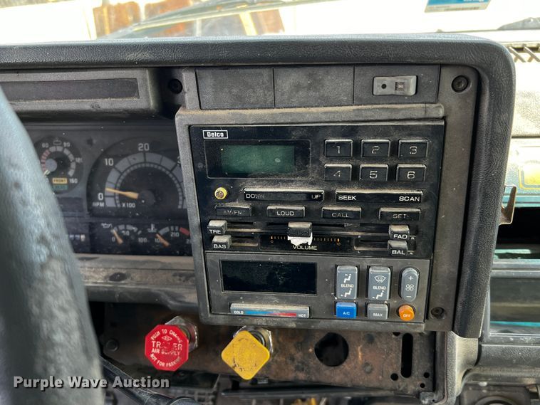 image for item DQ1976 1997 GMC C7500  dump truck