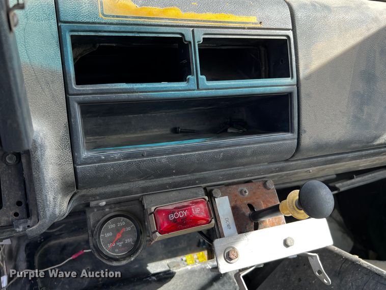 image for item DQ1976 1997 GMC C7500  dump truck