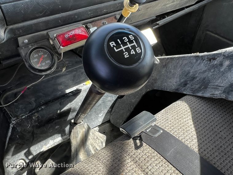 image for item DQ1976 1997 GMC C7500  dump truck