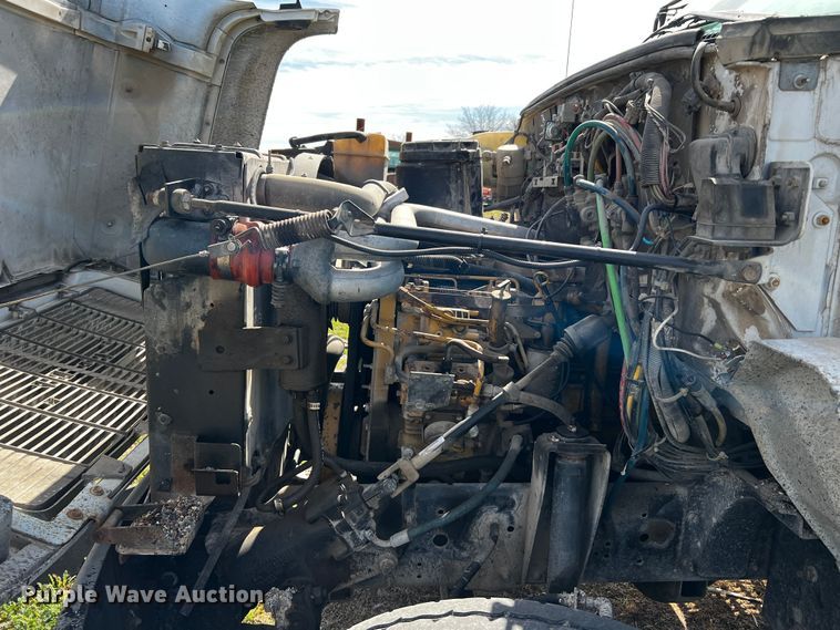 image for item DQ1976 1997 GMC C7500  dump truck