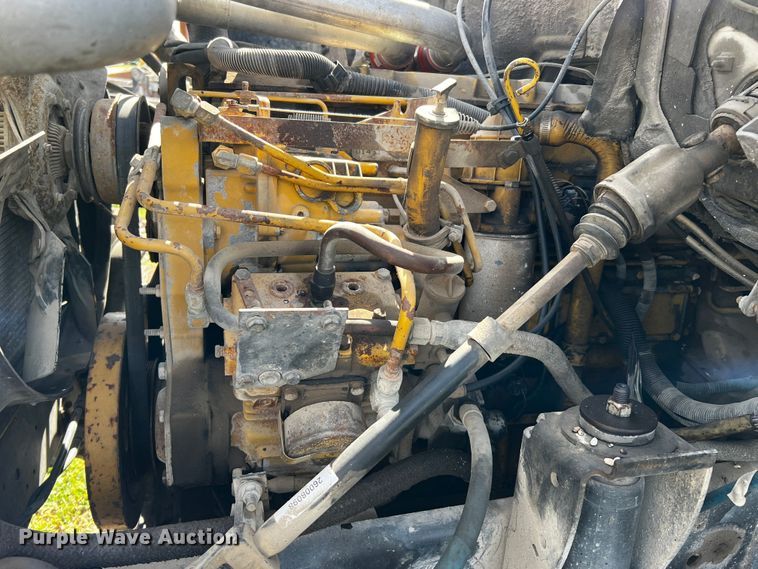 image for item DQ1976 1997 GMC C7500  dump truck