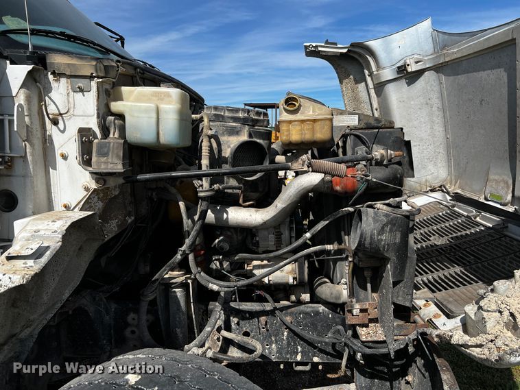 image for item DQ1976 1997 GMC C7500  dump truck