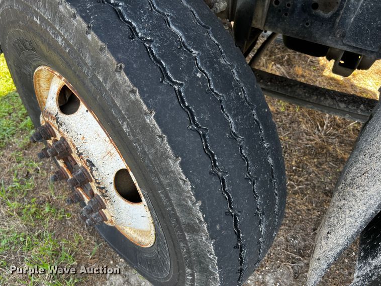 image for item DQ1976 1997 GMC C7500  dump truck