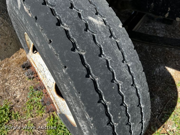 image for item DQ1976 1997 GMC C7500  dump truck