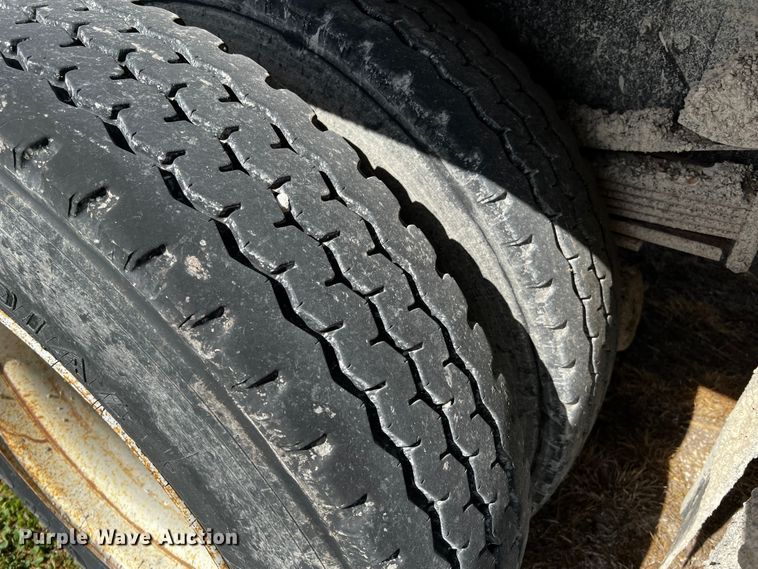 image for item DQ1976 1997 GMC C7500  dump truck