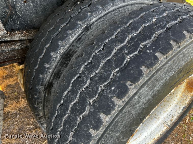 image for item DQ1976 1997 GMC C7500  dump truck