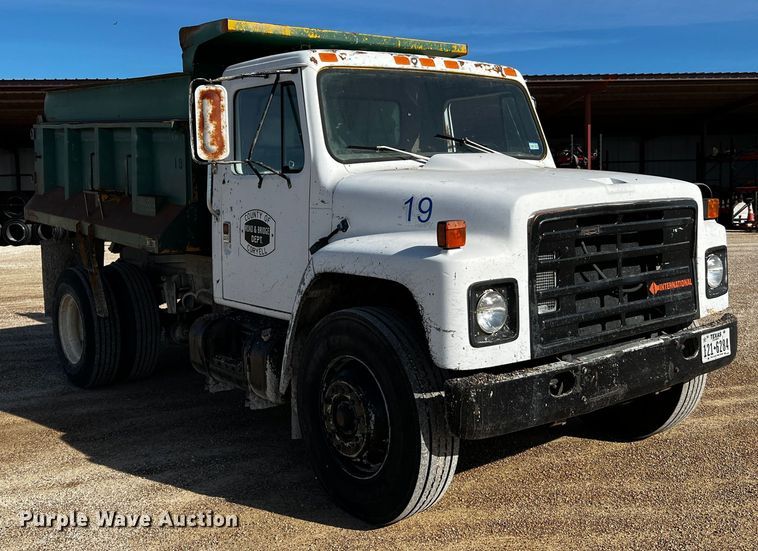 image for item DQ1977 1986 International 1754  dump truck