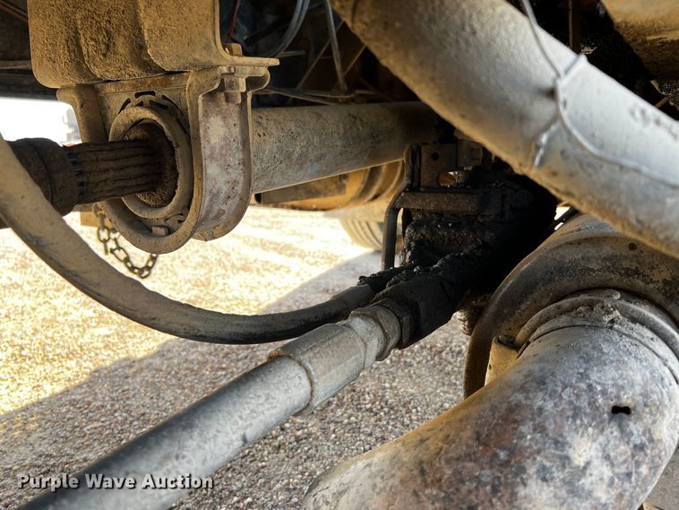 image for item DQ1977 1986 International 1754  dump truck