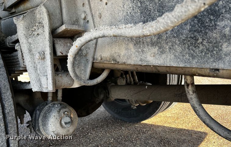 image for item DQ1977 1986 International 1754  dump truck