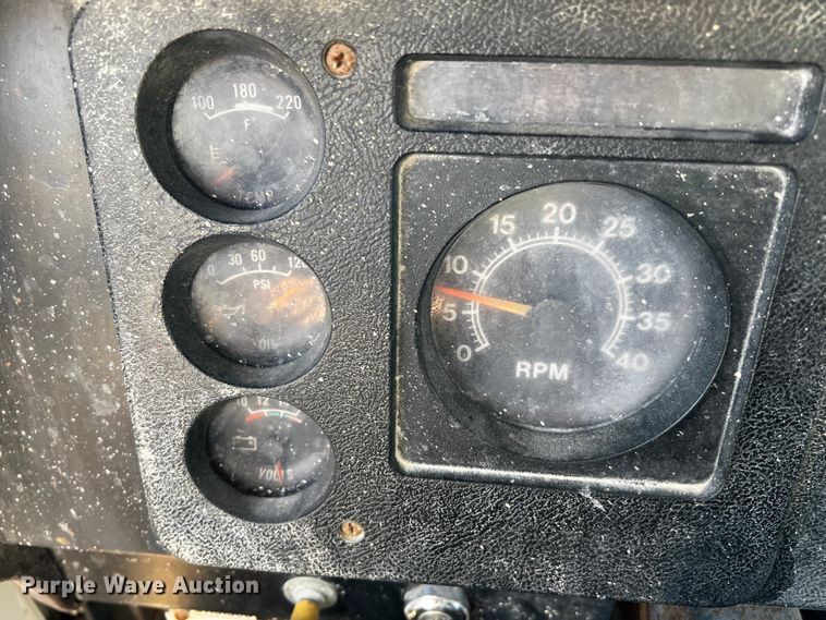 image for item DQ1977 1986 International 1754  dump truck