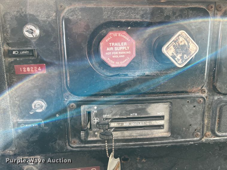 image for item DQ1977 1986 International 1754  dump truck