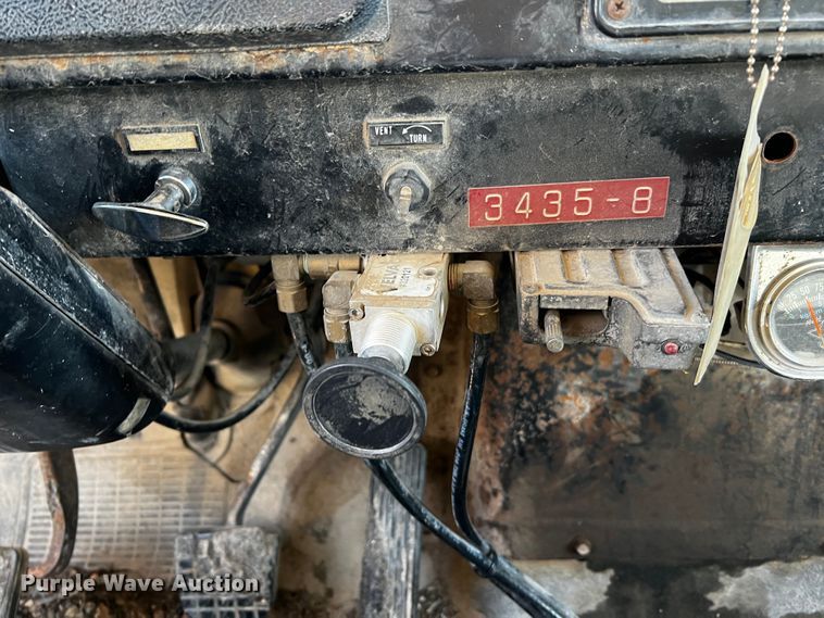 image for item DQ1977 1986 International 1754  dump truck