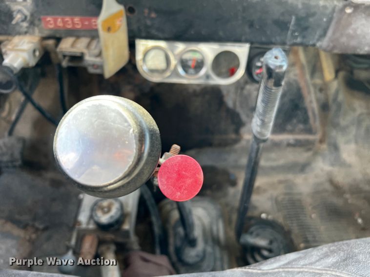 image for item DQ1977 1986 International 1754  dump truck