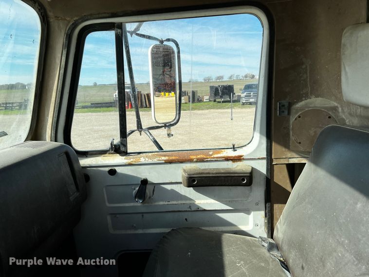 image for item DQ1977 1986 International 1754  dump truck