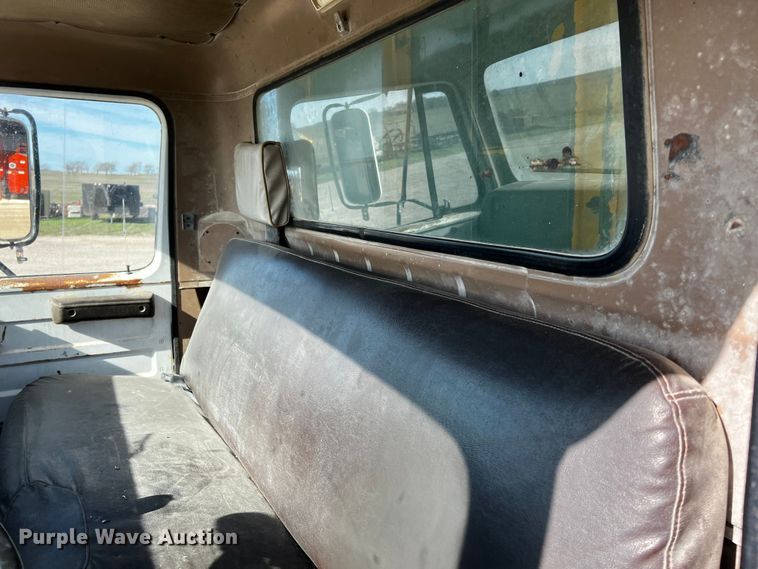 image for item DQ1977 1986 International 1754  dump truck