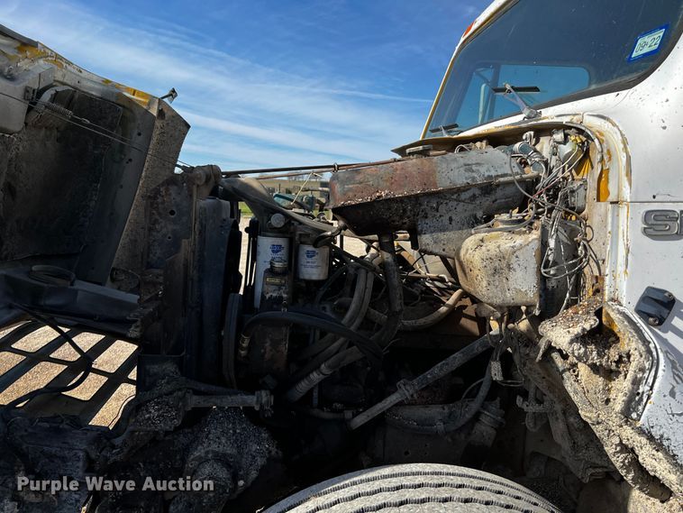 image for item DQ1977 1986 International 1754  dump truck