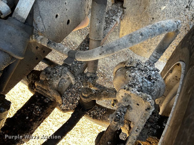 image for item DQ1977 1986 International 1754  dump truck