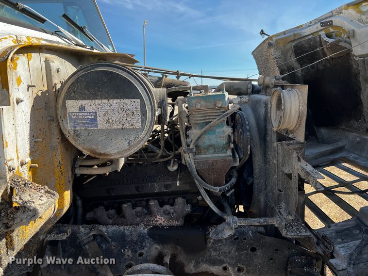 image for item DQ1977 1986 International 1754  dump truck