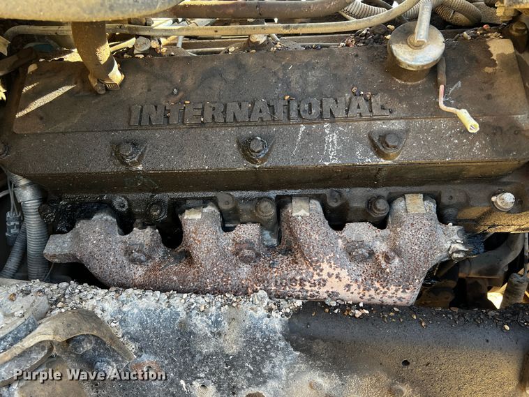 image for item DQ1977 1986 International 1754  dump truck