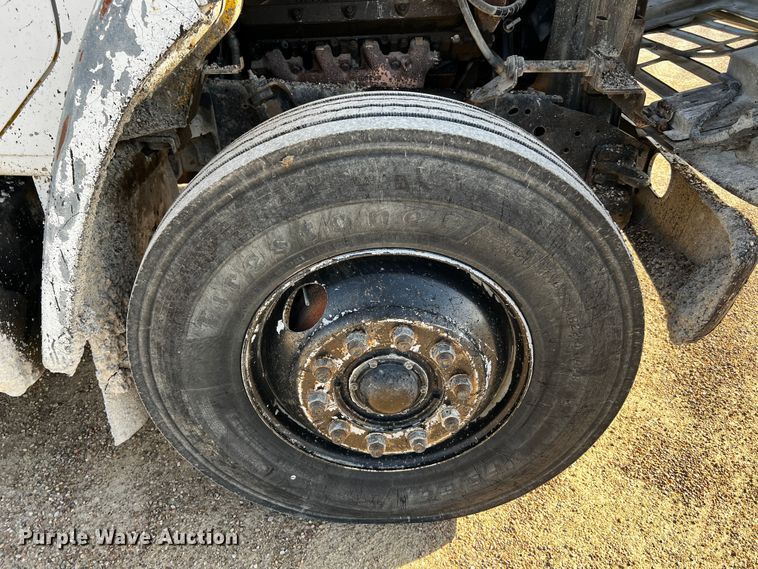 image for item DQ1977 1986 International 1754  dump truck