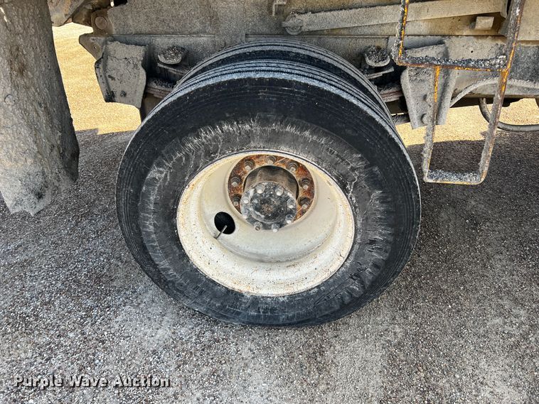 image for item DQ1977 1986 International 1754  dump truck