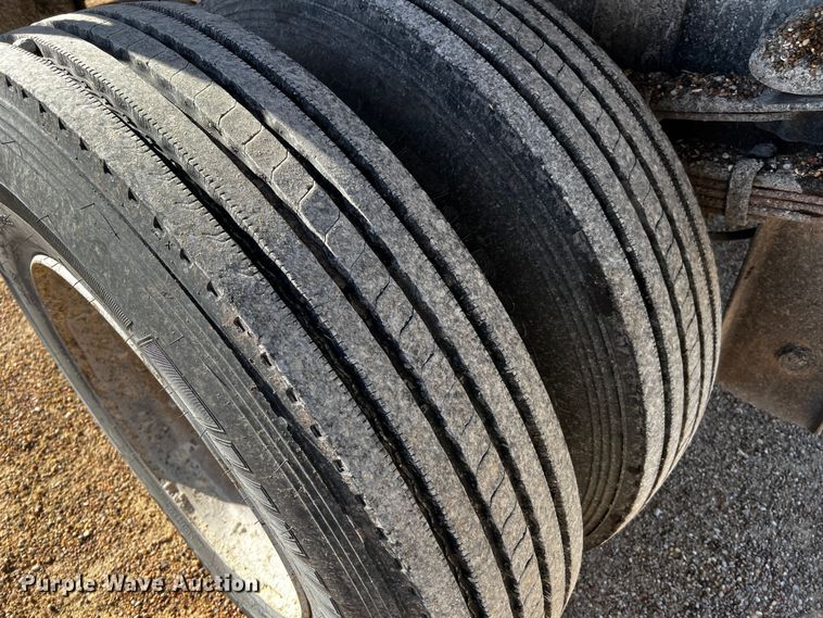 image for item DQ1977 1986 International 1754  dump truck